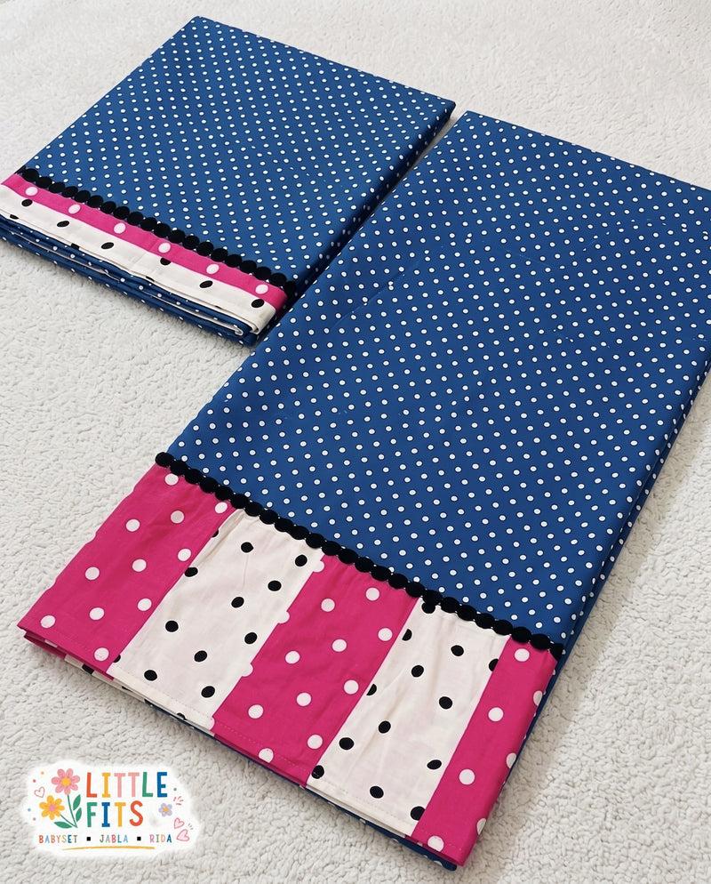 Blue base with white polkadot pattern rida