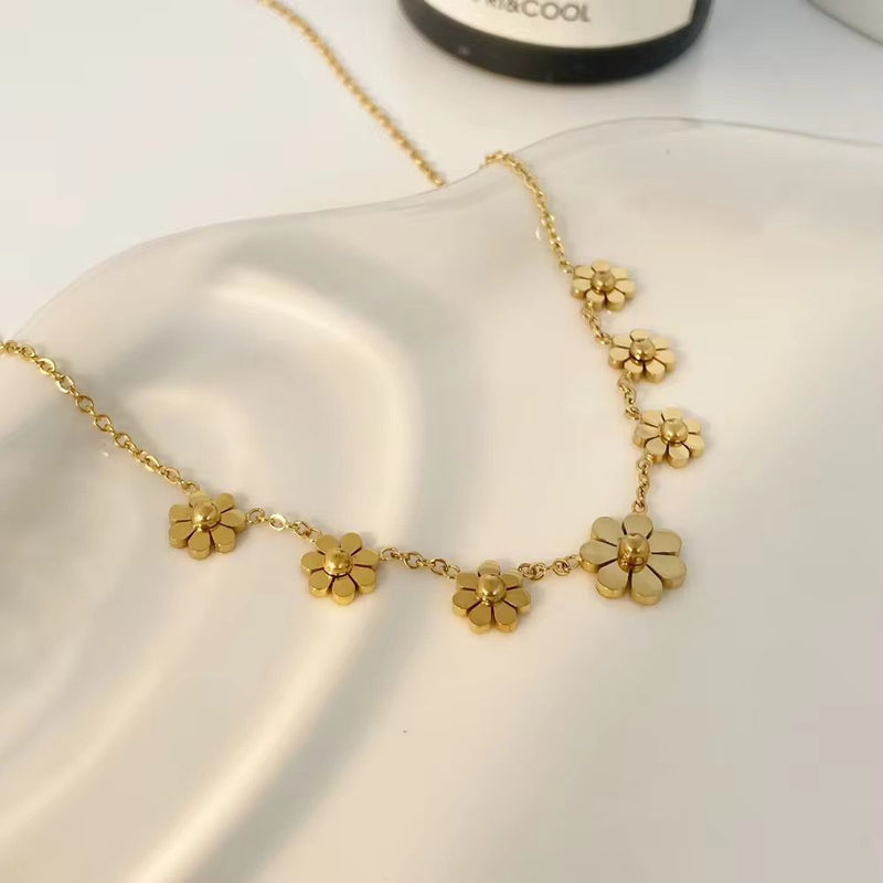 7 pcs flower Necklace