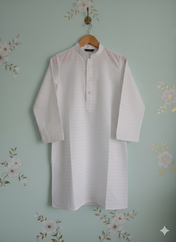 Offwhite with horizontal golden stripes size 22