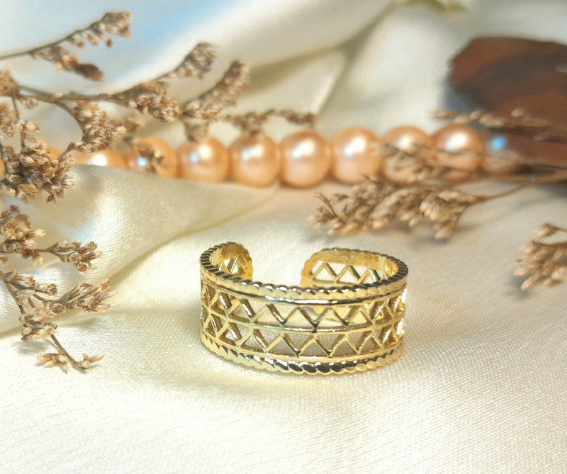 Golden net ring