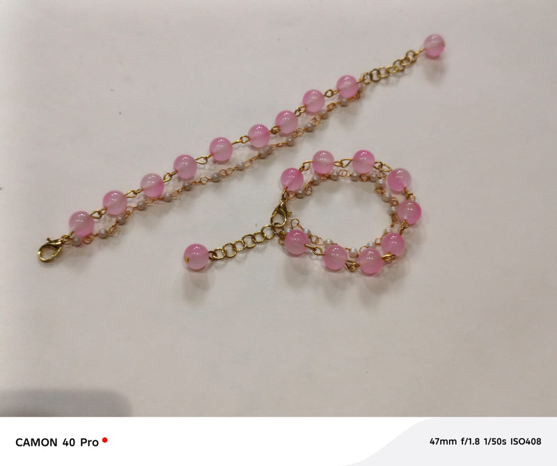 Pink Pearl‑Accent Gold Chain Bracelet – Trendy Elegance in Modern Accessory Design
