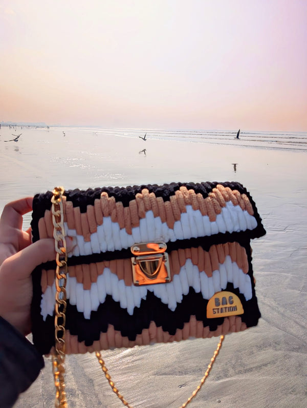 The Sandy Dune (hand-stitched to order, 10-14 days crafting time)