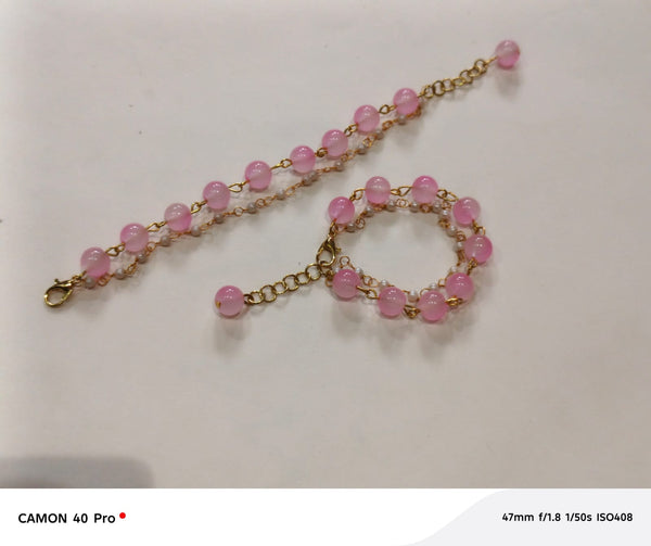 Pink Pearl‑Accent Gold Chain Bracelet – Trendy Elegance in Modern Accessory Design
