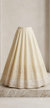 Monochrome Elegance Rida