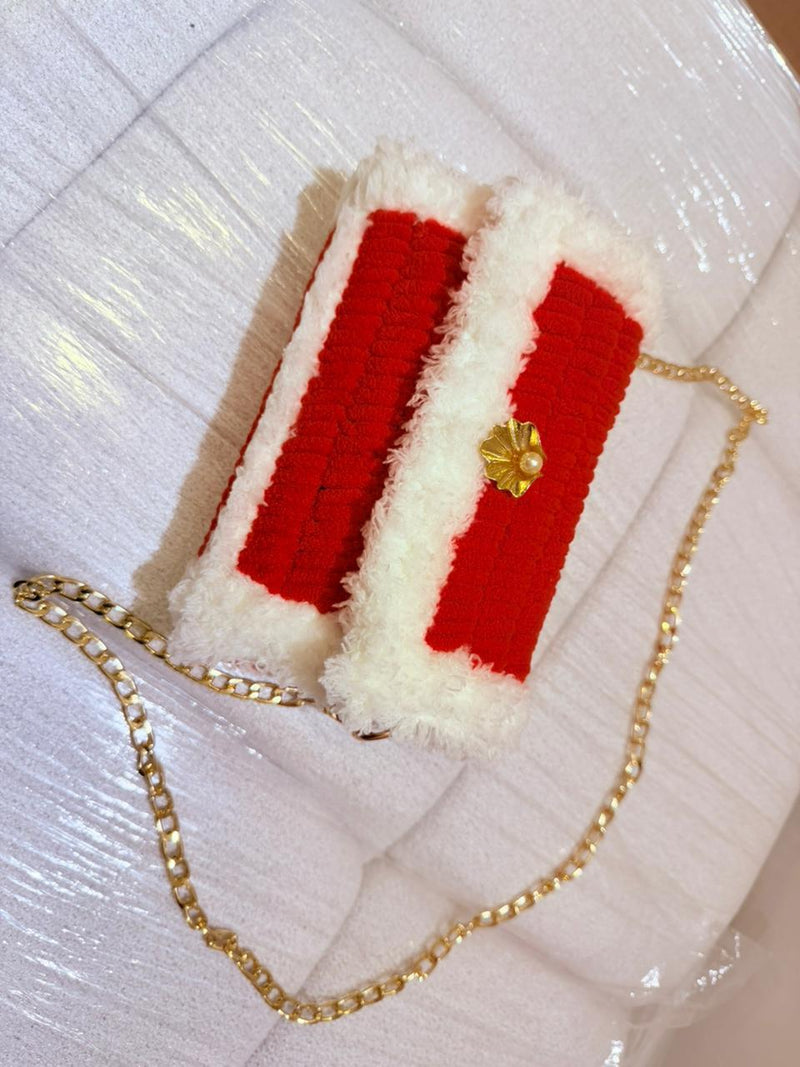 Slit bag woven with fur and wool