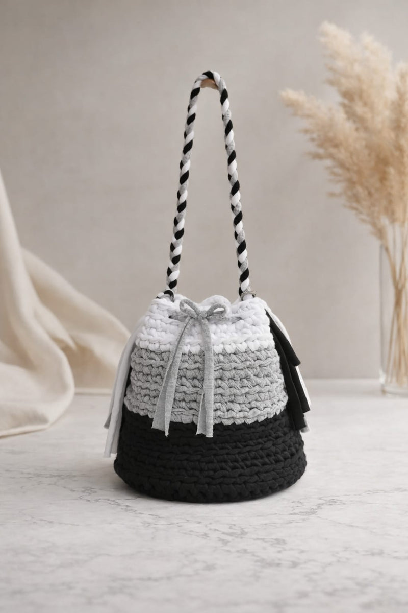 Bucket bag