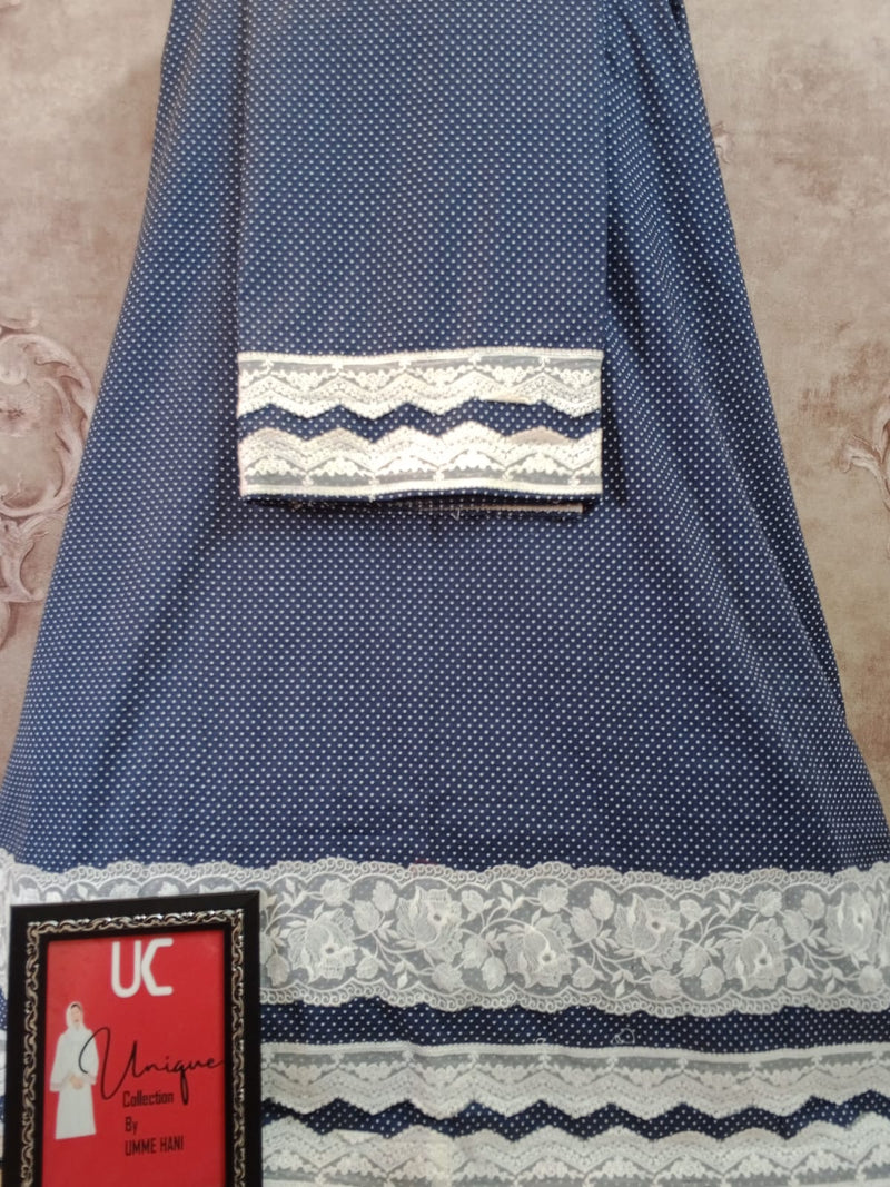 Blue and white polka dot rida