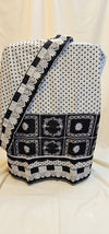 Monochrome Mosaic Rida
