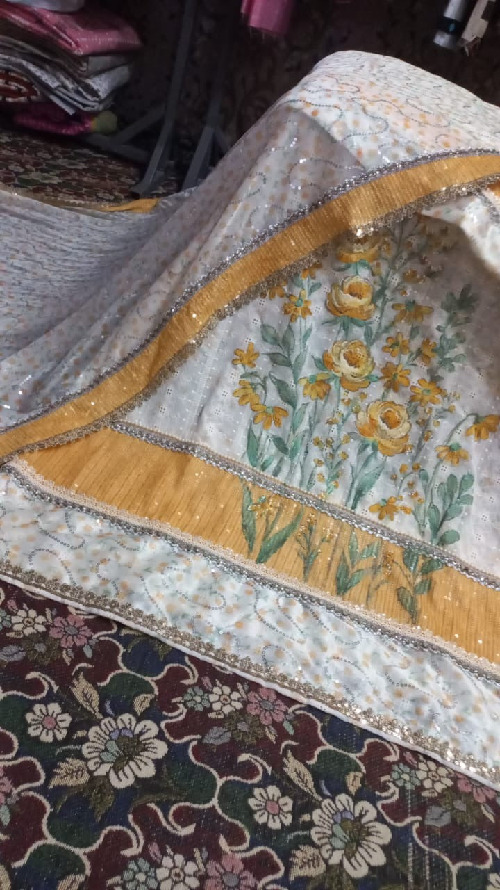 Off White Shaded Exclusive Rida Cum Jori – Yellow Floral