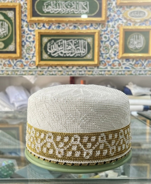Topi ( size 22.5)