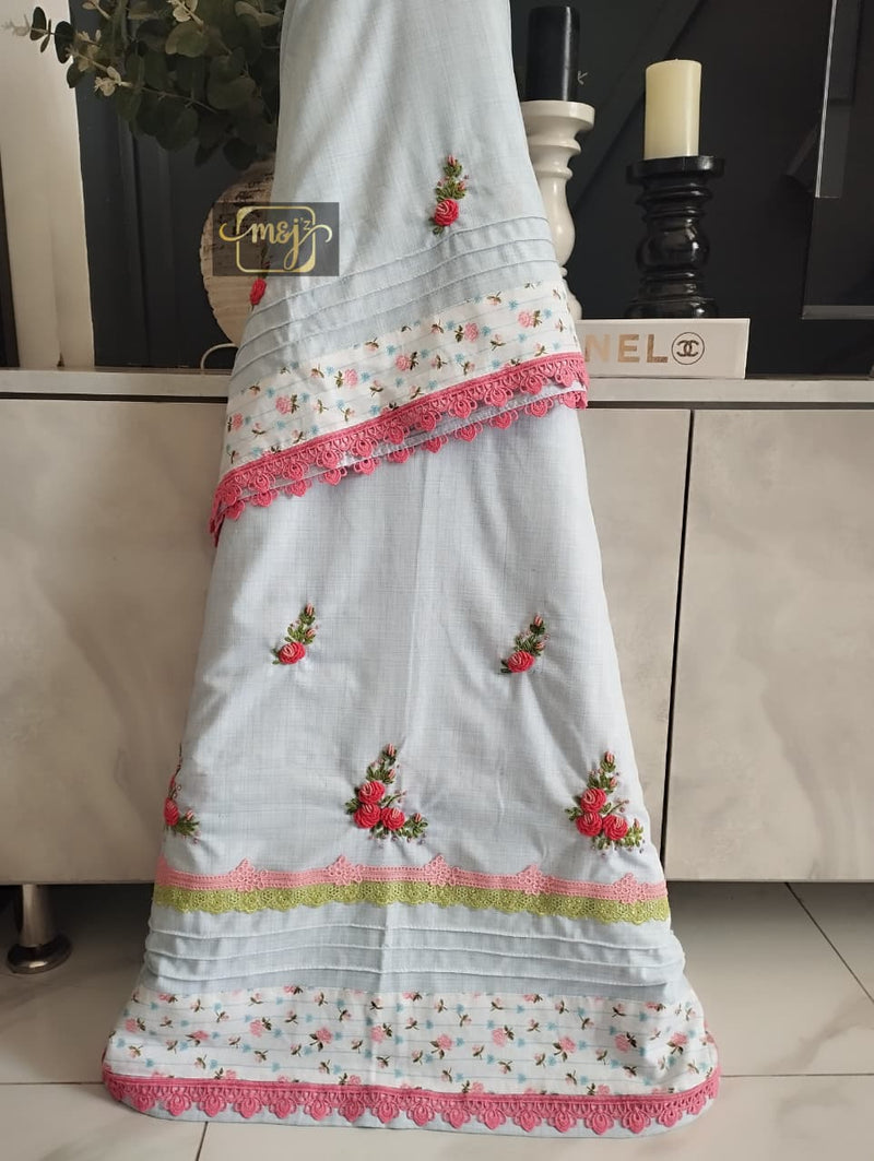 Hand embroidery roses