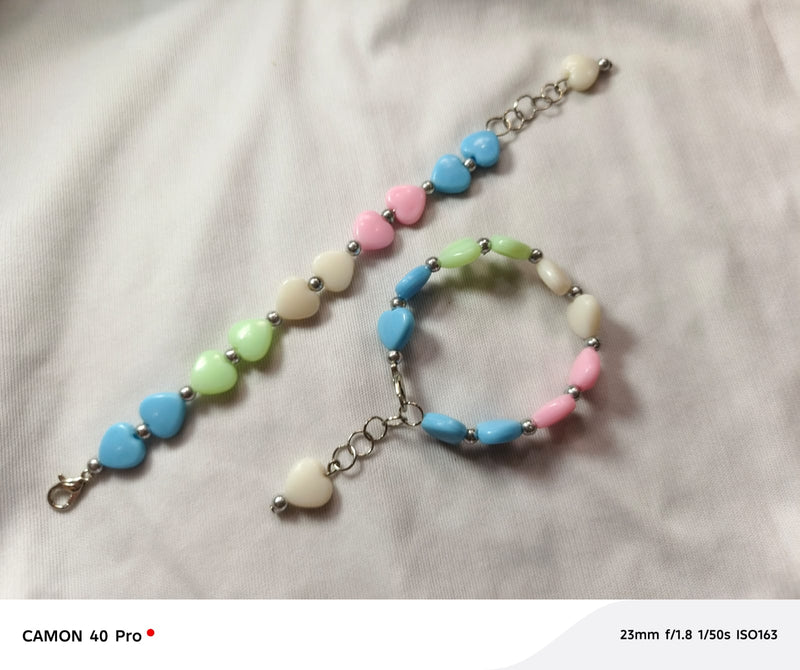 Pastel Heart Gold‑Accent Bracelet – Trendy Aesthetic Jewelry Piece