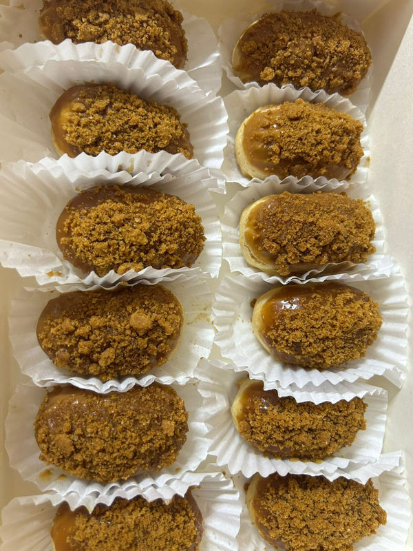 Mini Biscoff Éclairs (1 dozen) Pre order 2-3 days
